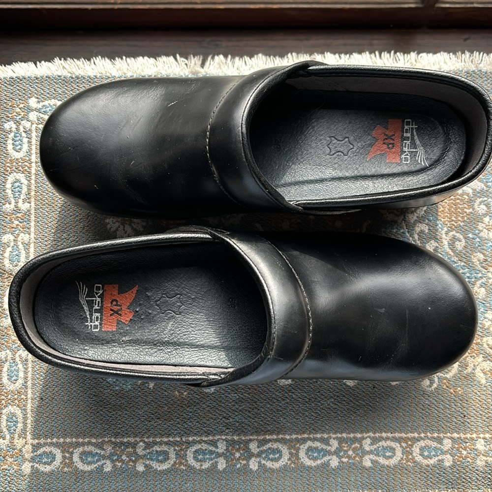 Comfortable Working Shoe For All Day Wear View 2